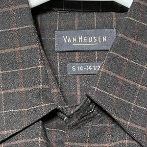 NWT Van Heusen Shirt Men’s striped shirt Gray W/light stripes Small‎ 14 1/2